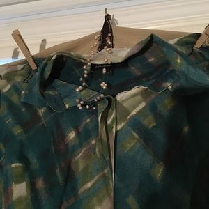 Jones NY Green Tones, Lightweight & Pretty Woman